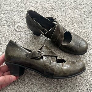 Fidji Women’s Size 38.5 Green Leather Mary Jane Kitten Heels Pumps Retro Boho